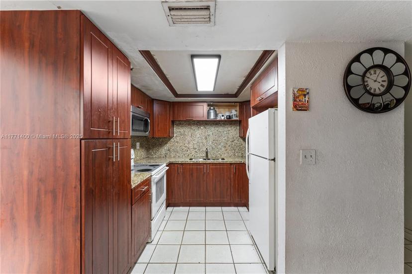Picture of 3865 W 10Th Dr, Hialeah FL 33012