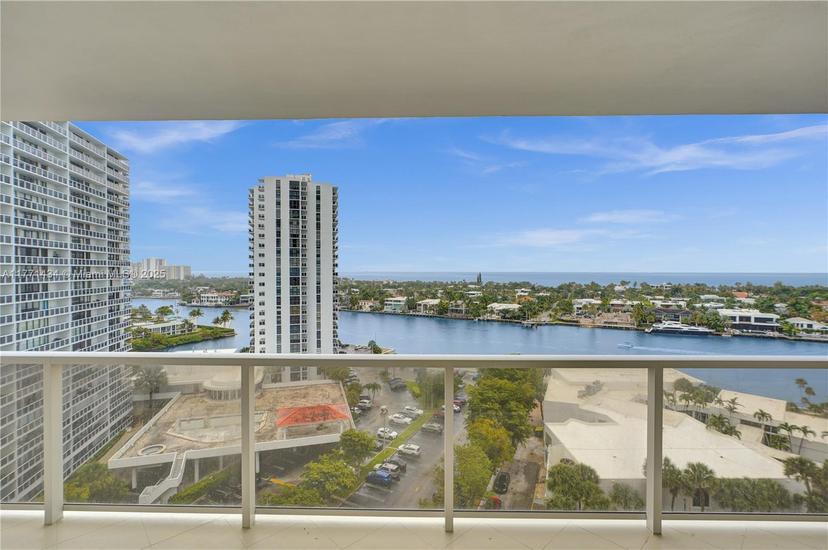Picture of 20281 E Country Club Dr # 1002, Aventura FL 33180