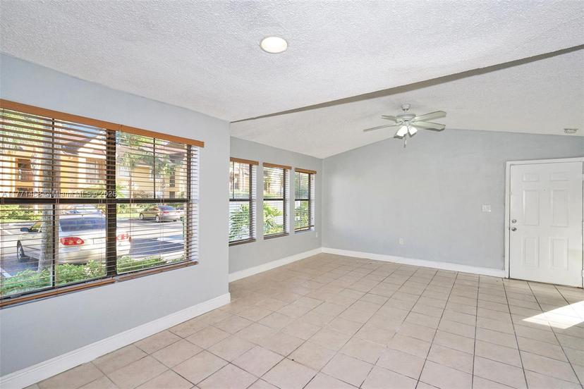 Picture of 15560 SW 104Th Ter # 611, Miami FL 33196