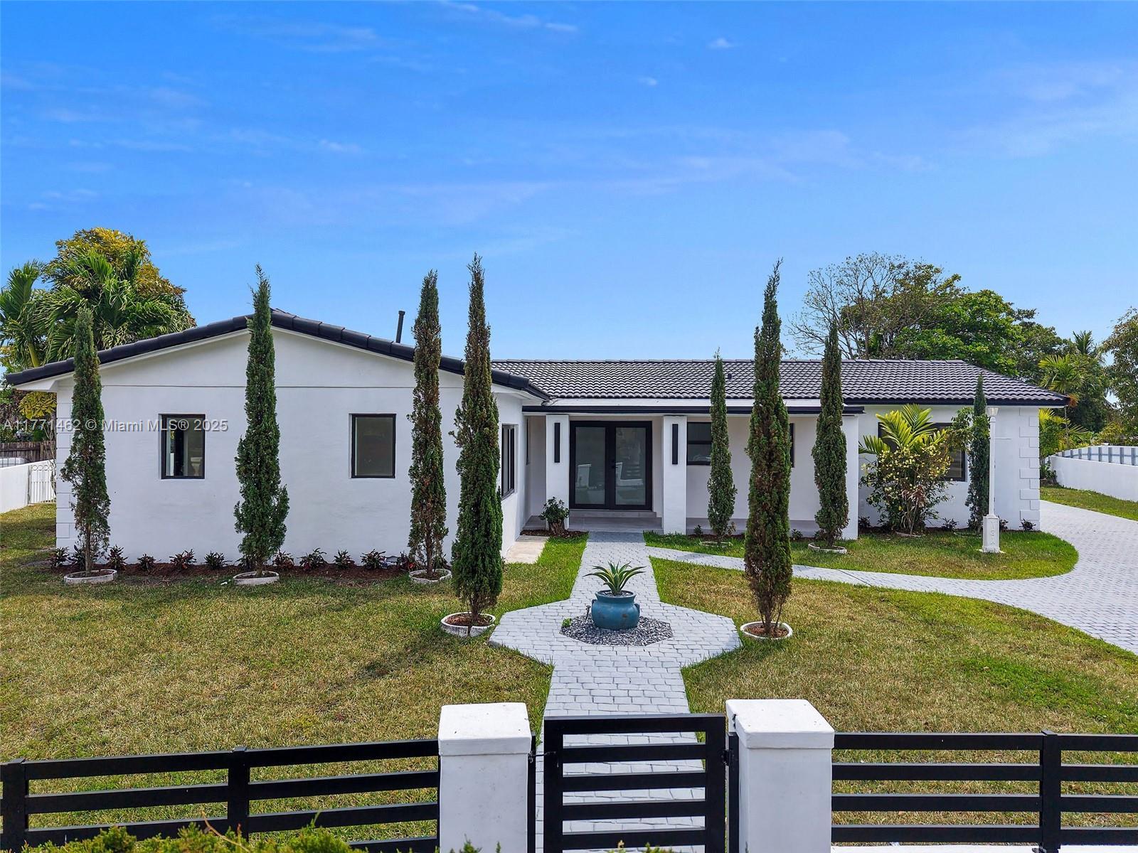 Picture of 4627 SW 128Th Ct, Miami, FL 33175