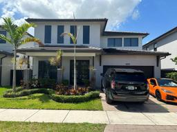 Picture of 8868 NW 161St Ter, Miami Lakes, FL 33018
