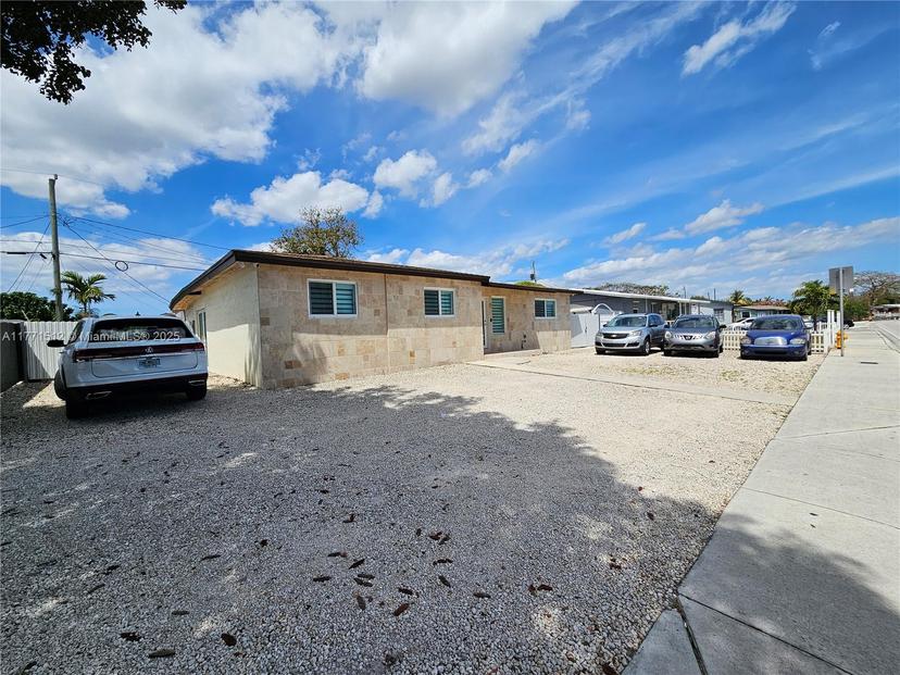 Picture of 11445 Quail Roost Dr, Miami FL 33157