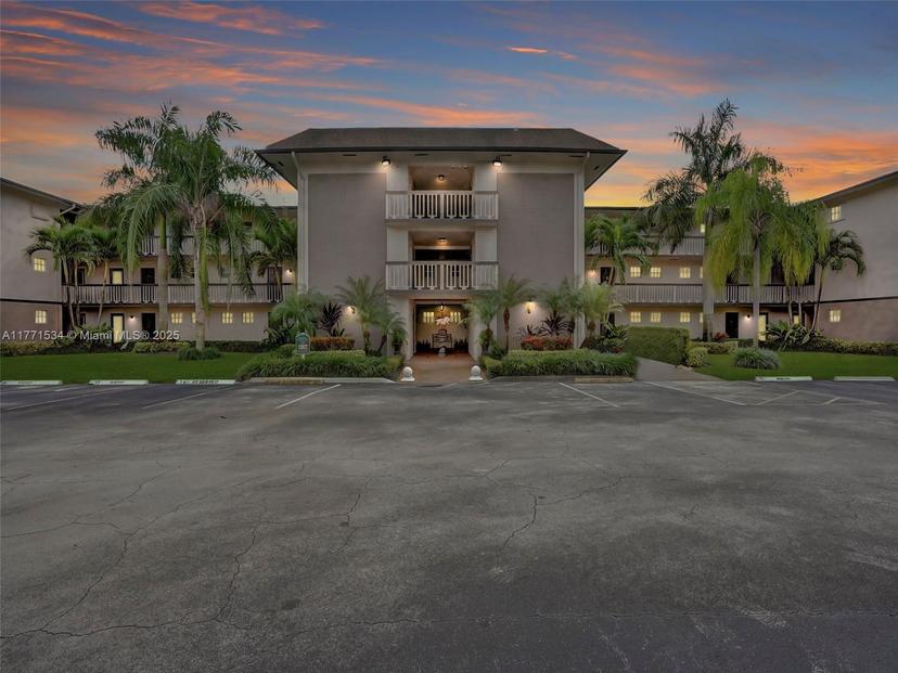 Picture of 4900 Washington St # 203, Hollywood FL 33021