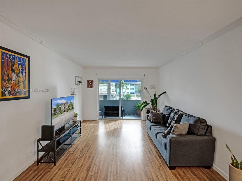 Picture of 4900 Washington St # 203, Hollywood FL 33021