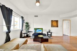Picture of 6001 SW 70Th St # 542, South Miami, FL 33143