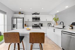 Picture of 8122 SW 83Rd Pl, Miami, FL 33143