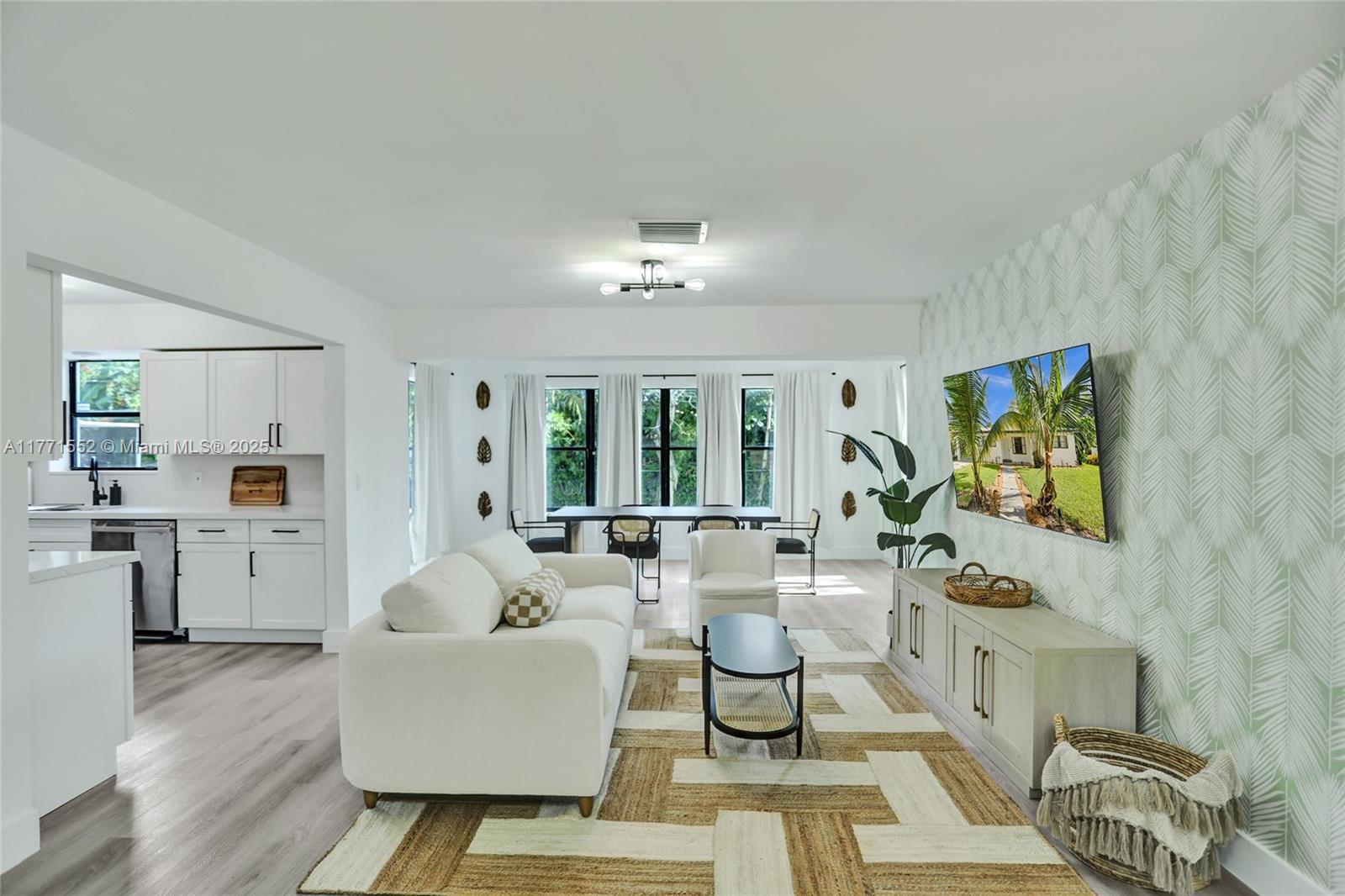 Picture of 2515 NE 207Th St, Miami, FL 33180