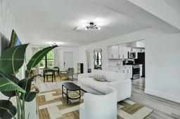 Picture of 2515 NE 207Th St, Miami, FL 33180