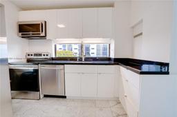 Picture of 16919 N Bay Rd # 521, Sunny Isles Beach, FL 33160