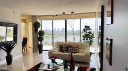 Picture of 20281 E Country Club Dr # 809, Aventura, FL 33180