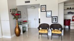 Picture of 20281 E Country Club Dr # 809, Aventura, FL 33180