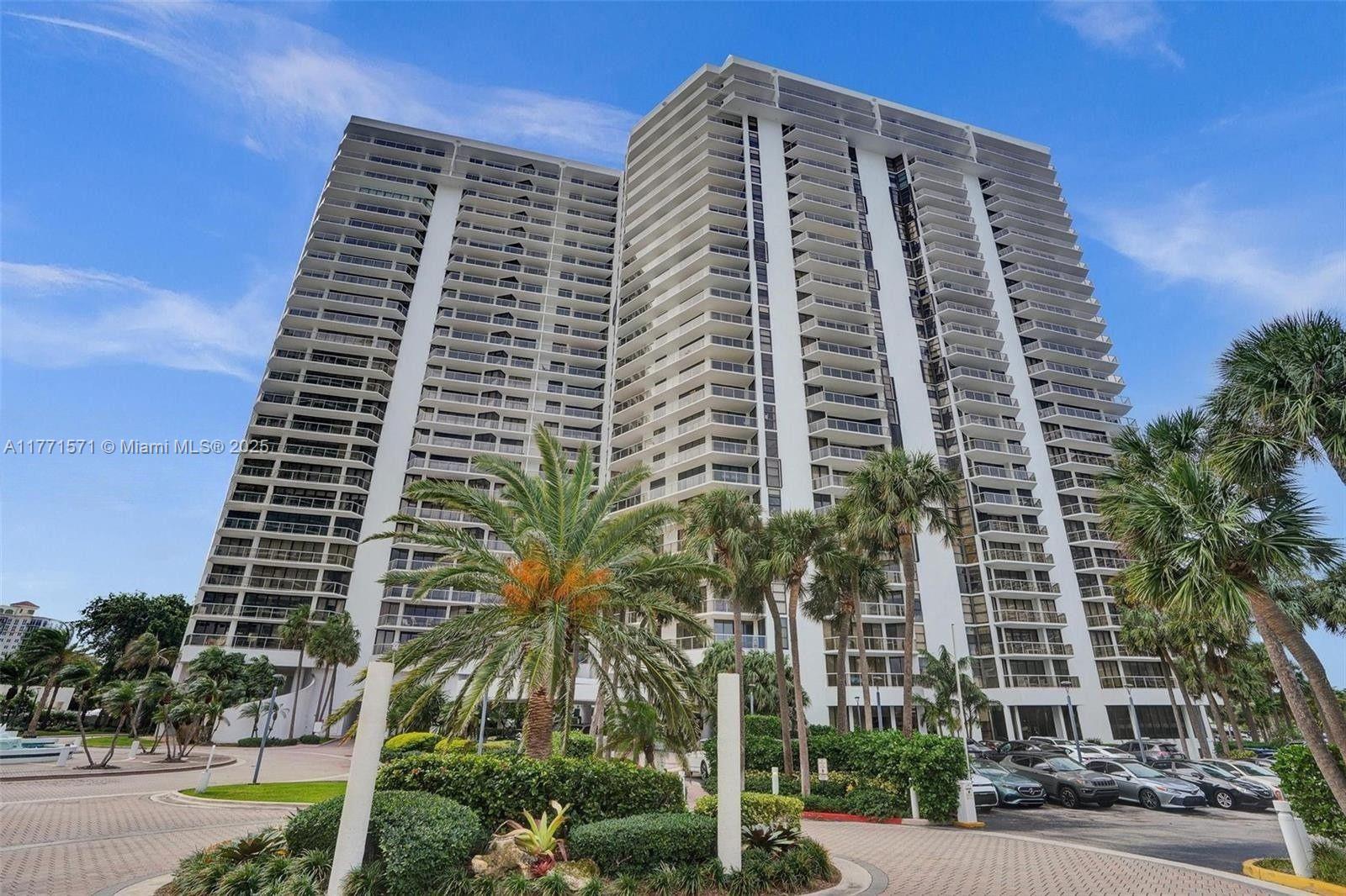 Picture of 20281 E Country Club Dr # 809, Aventura, FL 33180