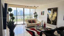 Picture of 20281 E Country Club Dr # 809, Aventura, FL 33180
