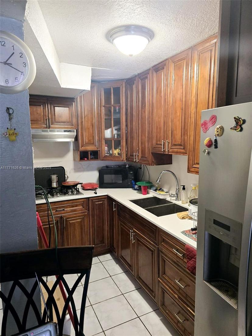 Picture of 1300 W 47Th Pl # 217B, Hialeah FL 33012