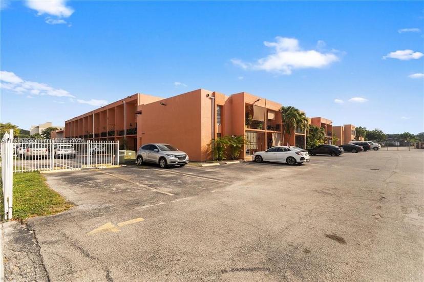 Picture of 1300 W 47Th Pl # 217B, Hialeah FL 33012
