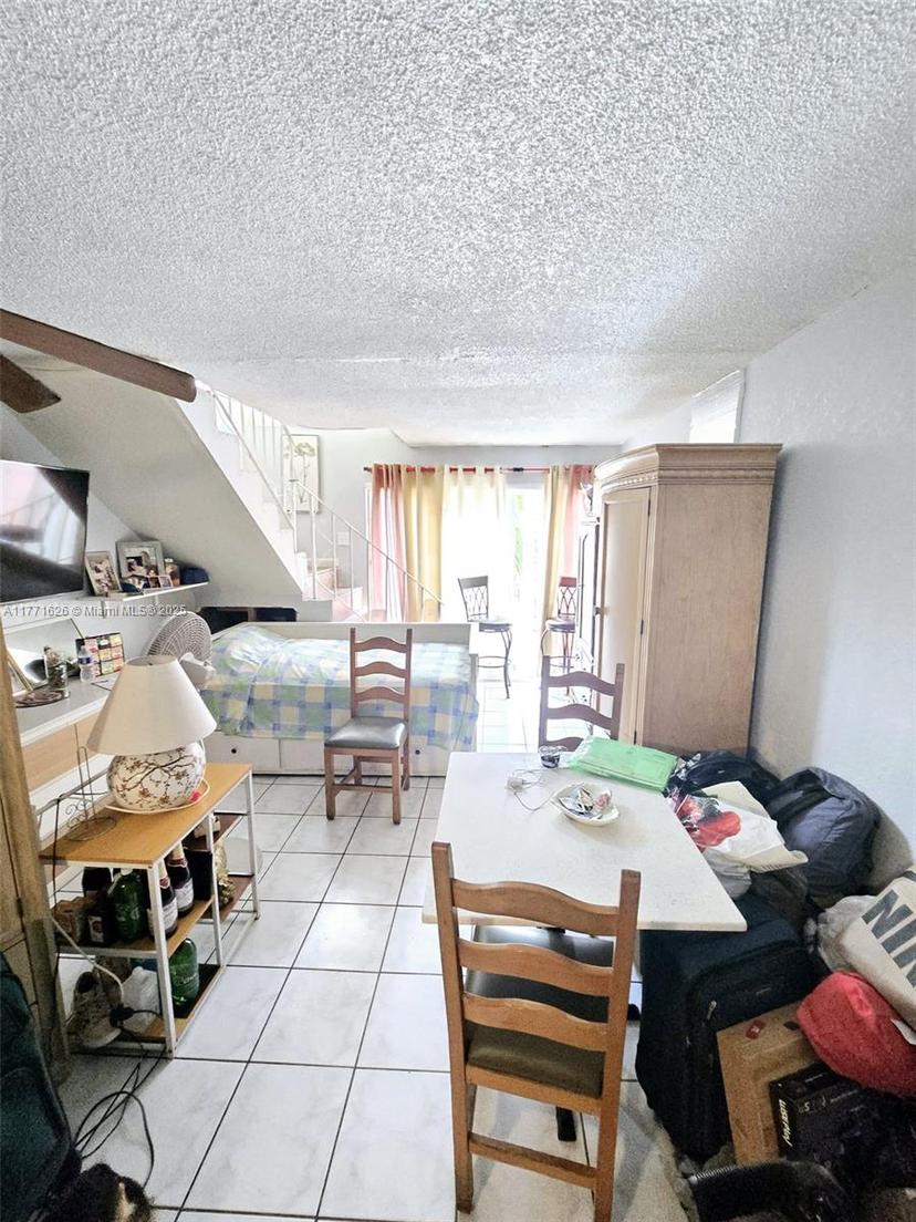 Picture of 1300 W 47Th Pl # 217B, Hialeah FL 33012