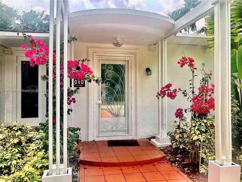 Picture of 1010 NE 120Th St, Biscayne Park FL 33161