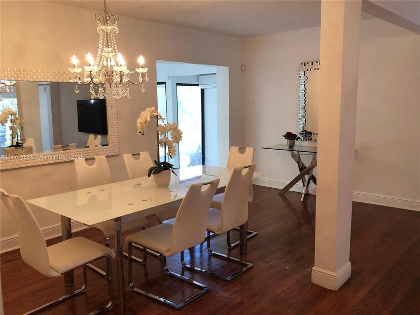 Picture of 1010 NE 120Th St, Biscayne Park FL 33161