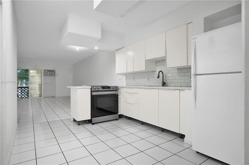 Picture of 6580 Santona St # A29, Coral Gables FL 33146