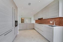Picture of 2645 S Bayshore Dr # 902, Miami, FL 33133