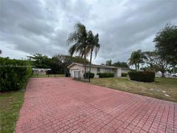Picture of 7405 SW 127Th St, Pinecrest, FL 33156