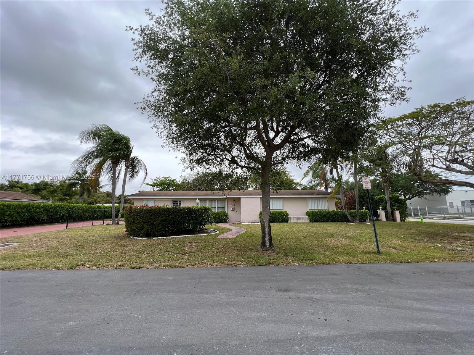 Picture of 7405 SW 127Th St, Pinecrest, FL 33156