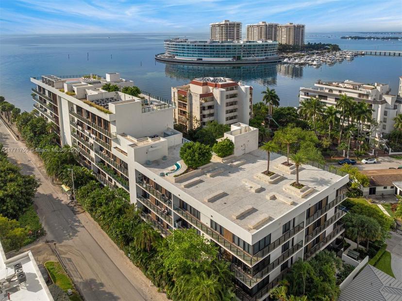Picture of 3581 E Glencoe St # 302, Miami FL 33133