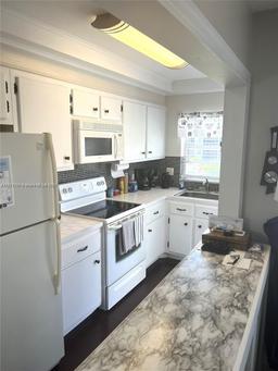 Picture of 5300 Washington St # H237, Hollywood, FL 33021
