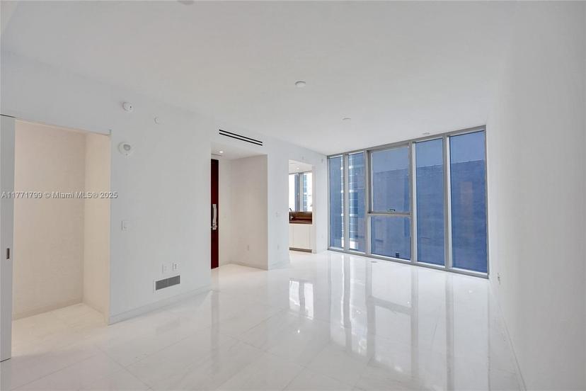 Picture of 300 Biscayne Blvd Way # C, Miami FL 33131