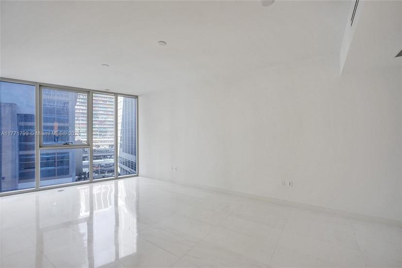Picture of 300 Biscayne Blvd Way # C, Miami FL 33131