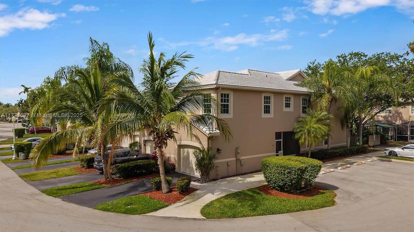 Picture of 1877 Salerno Cir # 1877, Weston FL 33327