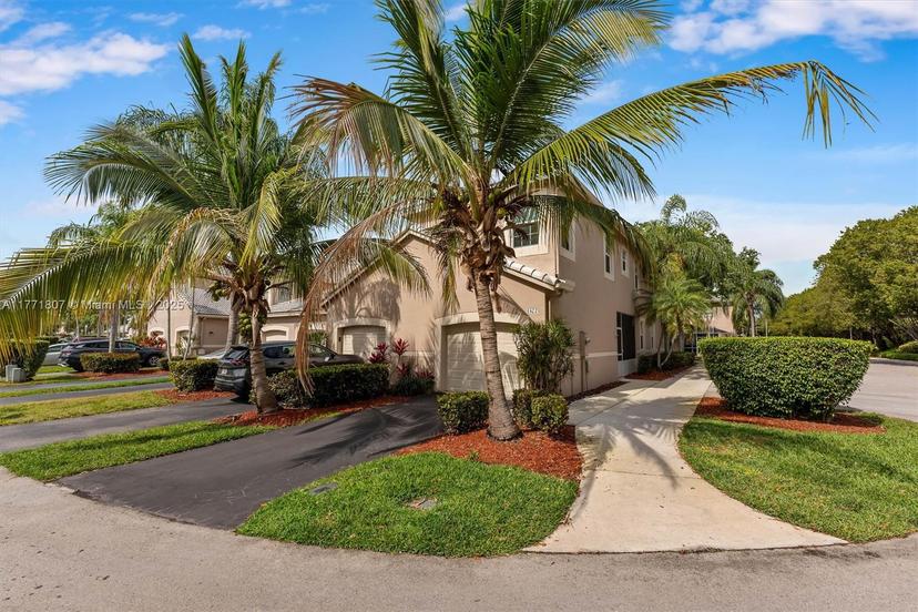 Picture of 1877 Salerno Cir # 1877, Weston FL 33327