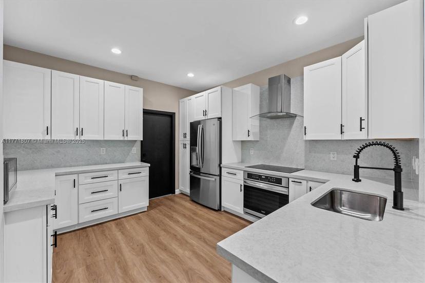 Picture of 1877 Salerno Cir # 1877, Weston FL 33327