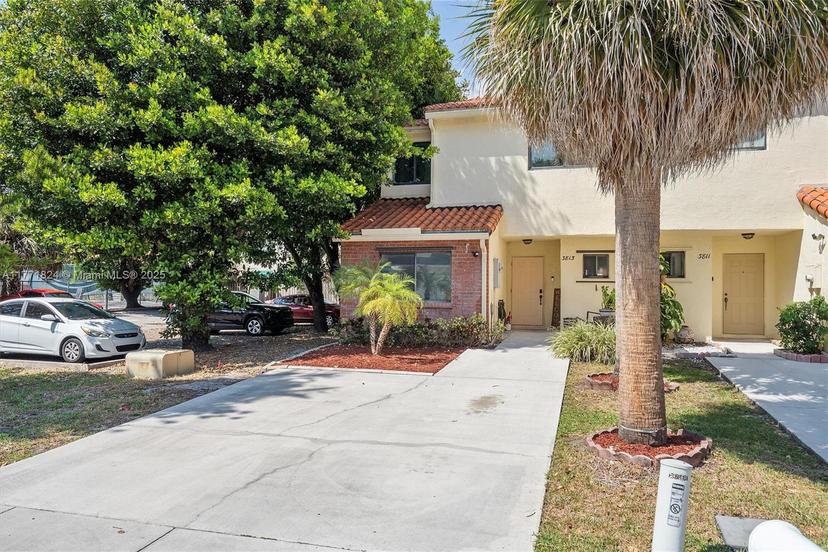 Picture of 3813 Simms St, Hollywood FL 33021