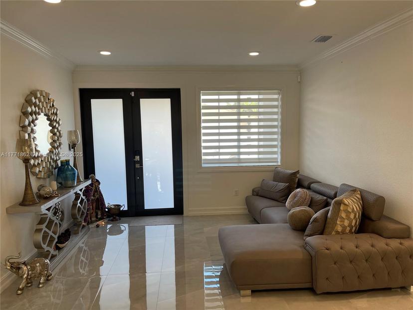 Picture of 19980 NW 78Th Path, Hialeah FL 33015