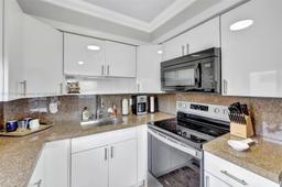 Picture of 1012 SW 11Th St # 20N, Hallandale Beach, FL 33009