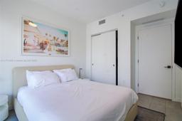 Picture of 227 NE 2Nd St # 2206, Miami, FL 33132
