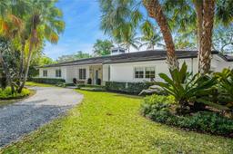 Picture of 646 Sierra Cir, Coral Gables, FL 33156