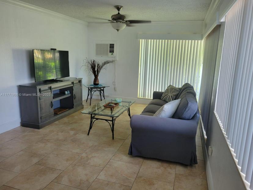 Picture of 1001 SE 14Th Pl # 2A, Fort Lauderdale FL 33316