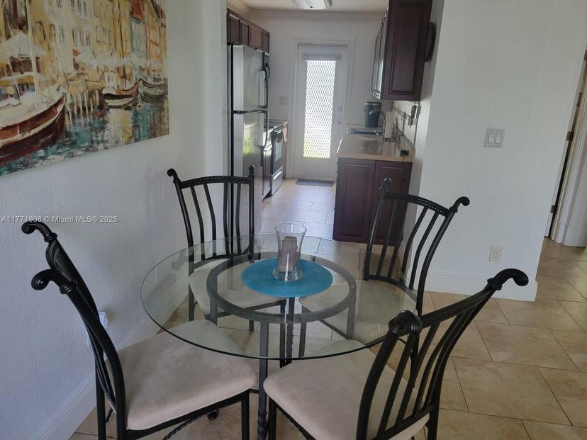 Picture of 1001 SE 14Th Pl # 2A, Fort Lauderdale FL 33316