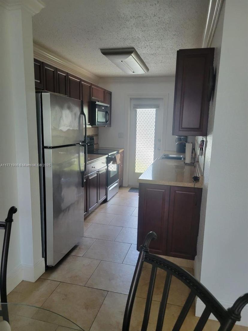Picture of 1001 SE 14Th Pl # 2A, Fort Lauderdale FL 33316