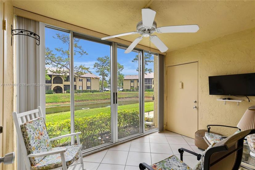 Picture of 336 Pine Ridge Cir # 1, Green Acres FL 33463