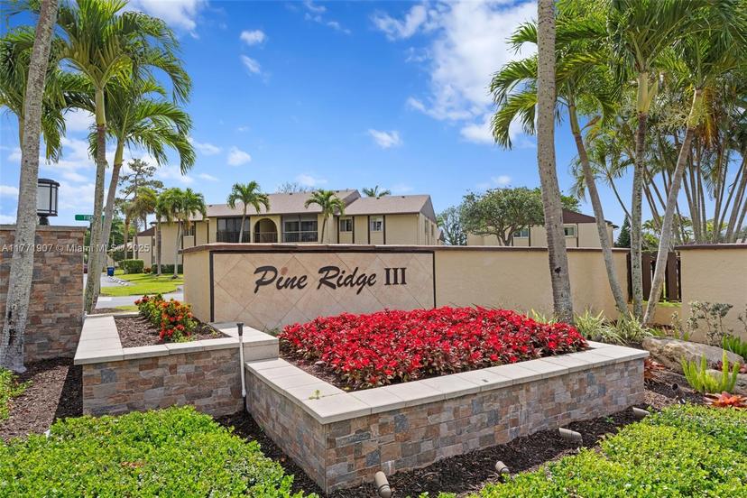 Picture of 336 Pine Ridge Cir # 1, Green Acres FL 33463
