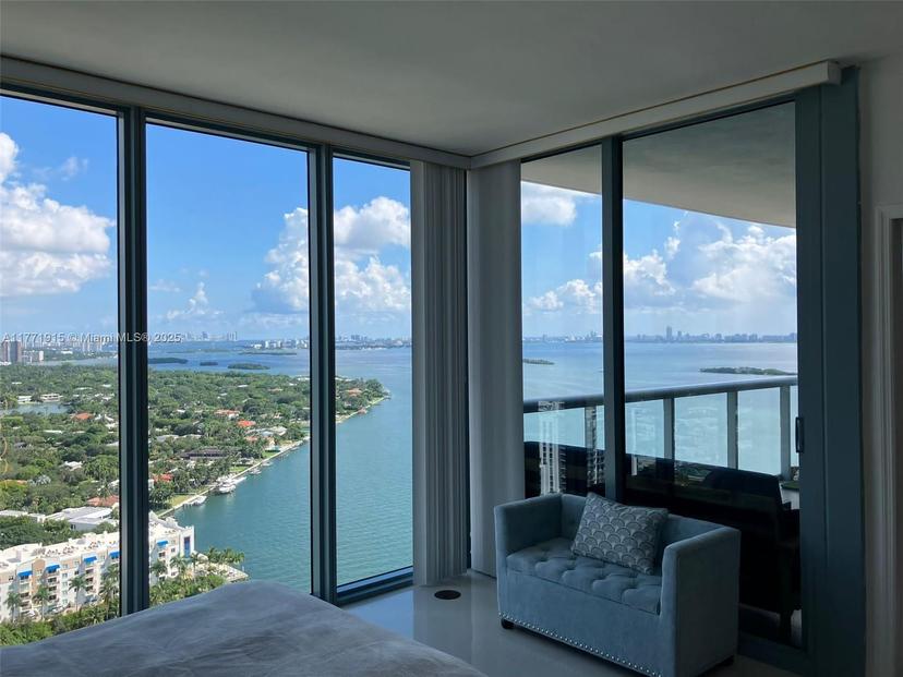 Picture of 601 NE 36Th St # 2904, Miami FL 33137