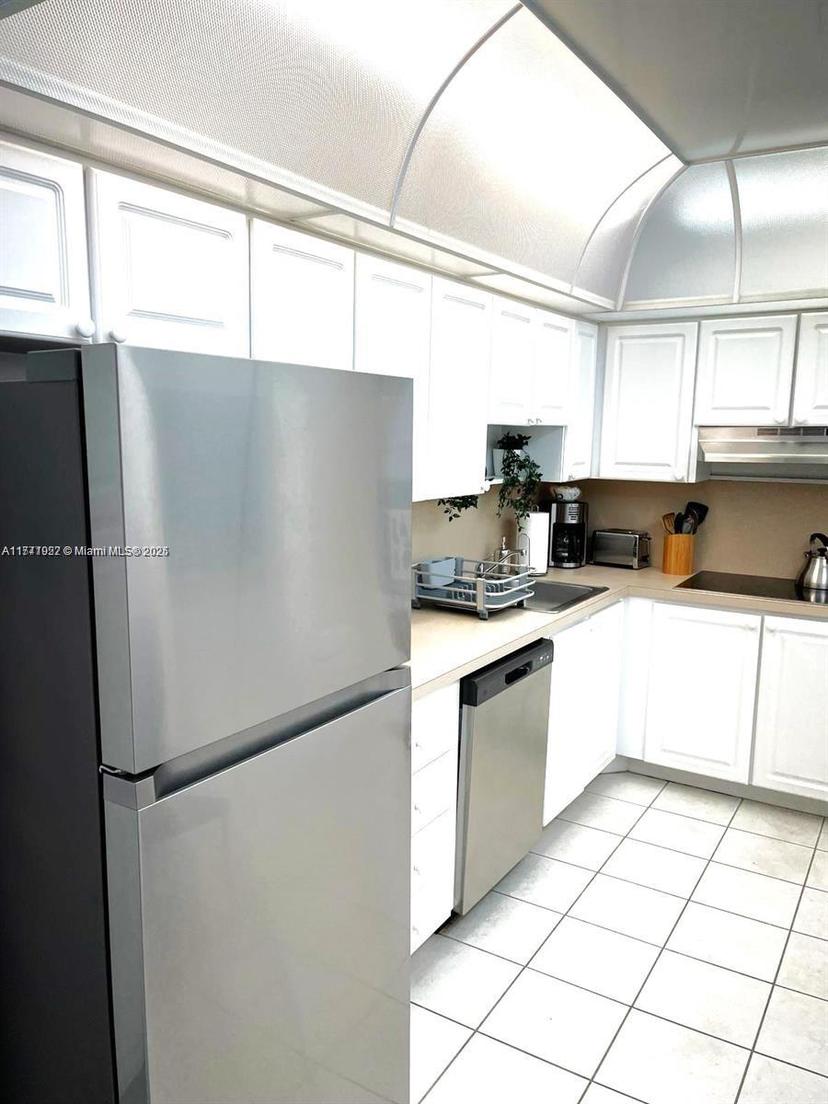 Picture of 19370 Collins Ave # 1108, Sunny Isles Beach FL 33160