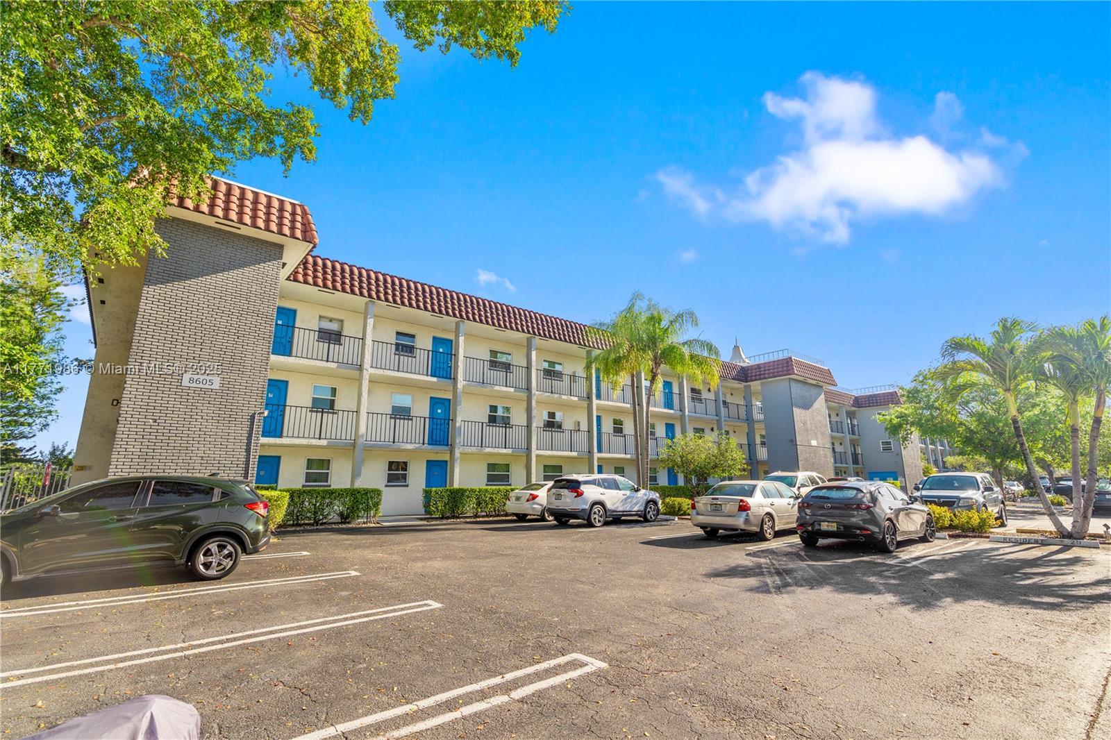 Picture of 8605 W Sample Rd # 306, Coral Springs, FL 33065