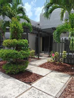 Picture of 11233 NW 15Th Pl, Pembroke Pines, FL 33026