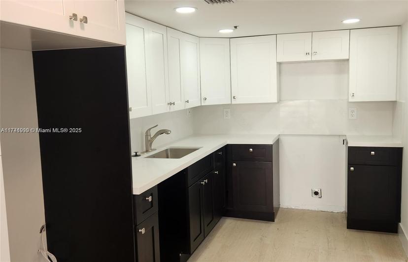 Picture of 17890 W Dixie Hwy 318 Hwy # 3, North Miami Beach FL 33160