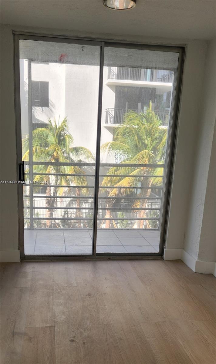 Picture of 17890 W Dixie Hwy 318 Hwy # 3, North Miami Beach FL 33160