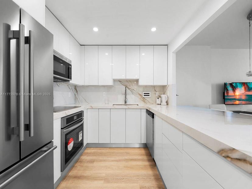 Picture of 2301 Collins Ave # 603, Miami Beach FL 33139
